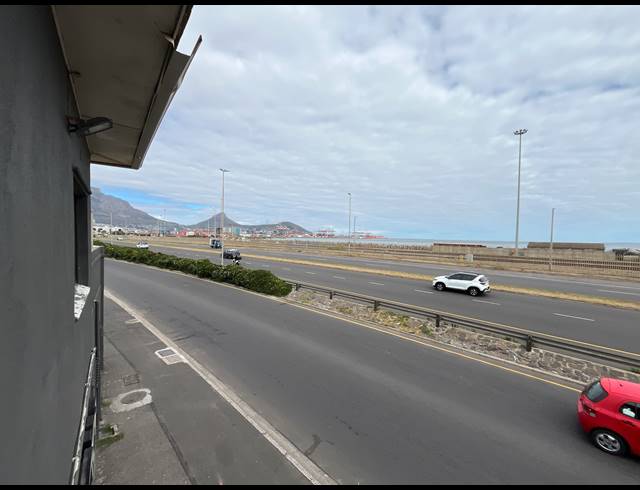 176M² OFFICE TO LET IN PAARDEN EILAND